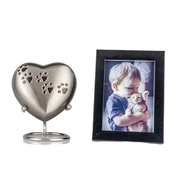 silver Large Dog Urn – Handcrafted Silver Brass Pet Urn with Paw Print Heart - 图片 3